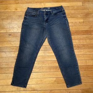 Seven 7 Jeans Women’s Size 14 Girlfriend Mid Rise Stretch Cropped